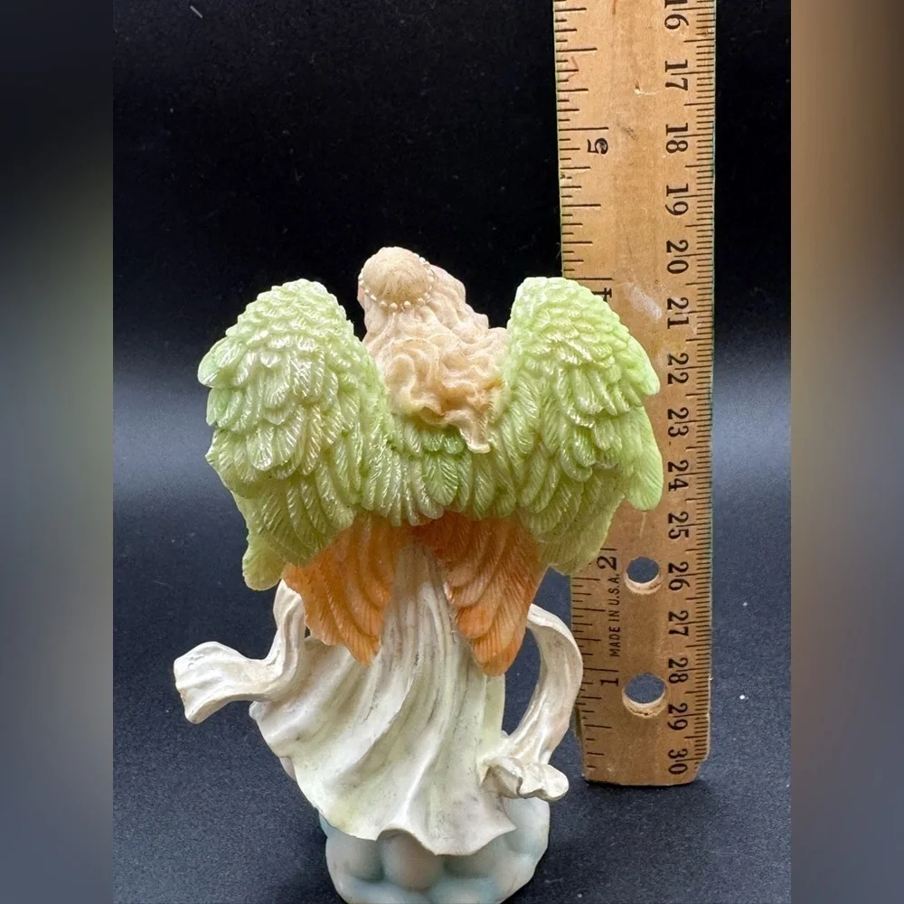 Vtg Angel Seraphim Holding Flowers Figurine Resin